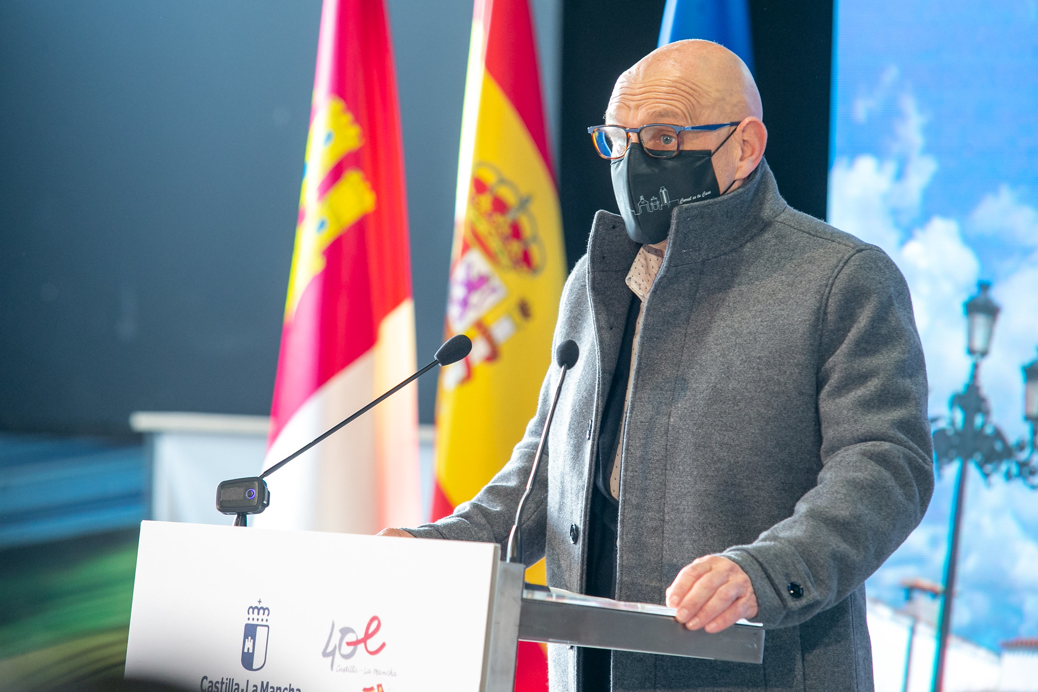 ALCALDE EN EL ATRIL