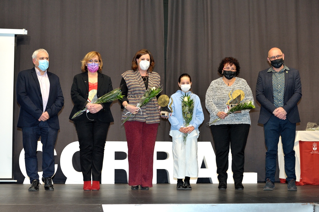 Corral premiados y la niña