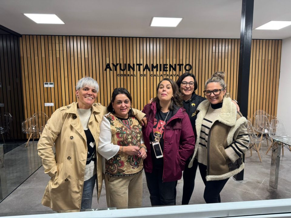 De izquierda a derecha, Carolina, Laura, Mari Carmen, Esperanza e Isabel