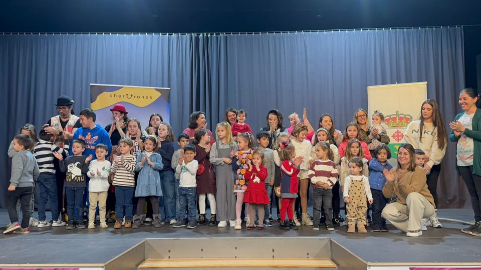 Foto de familia del encuentro solidario
