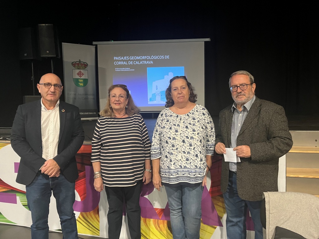 Las ponentes junto al alcalde y el profesor también de la UCLM Antonio de Juan
